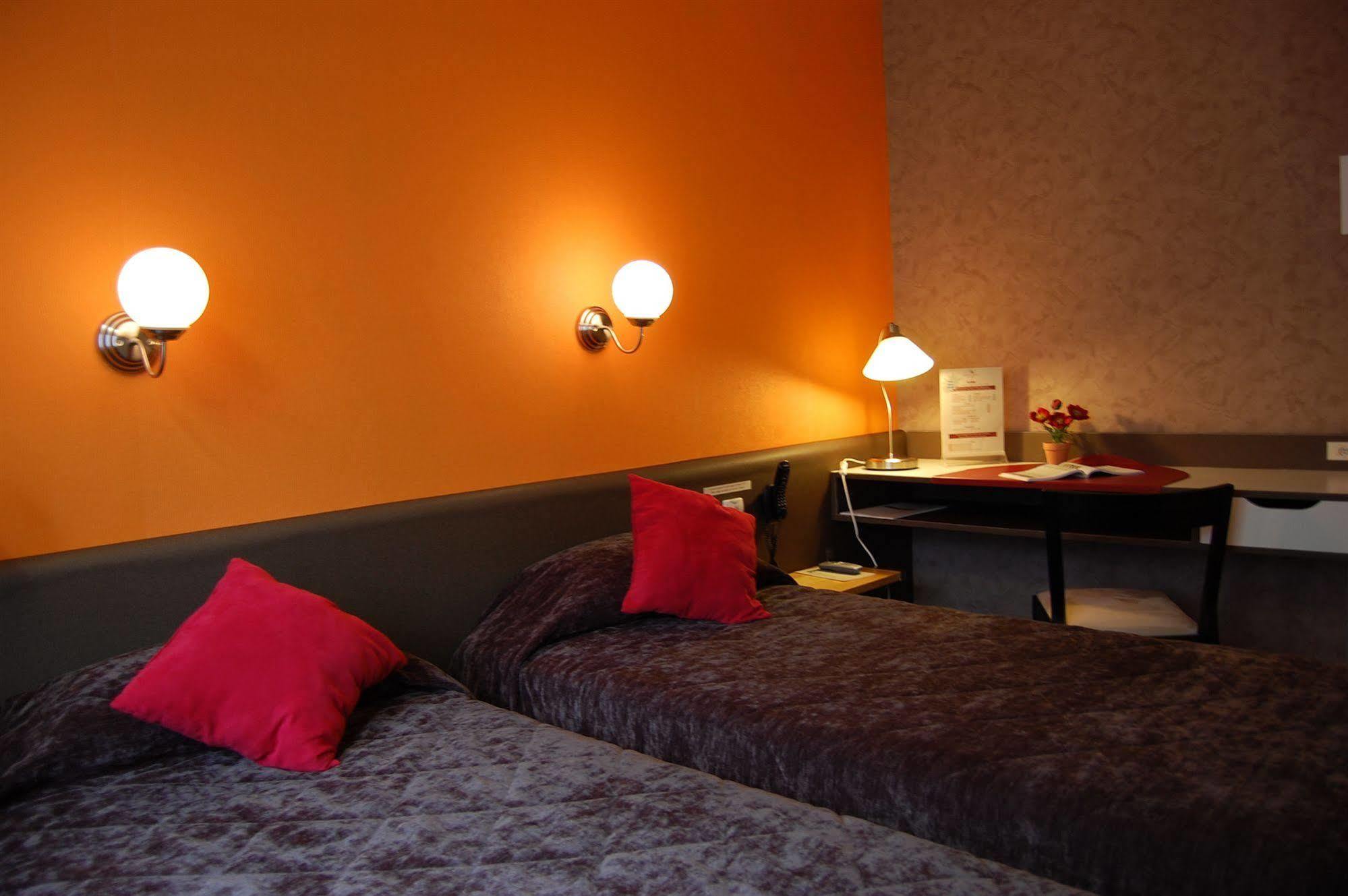 Logis Hotel Du Midi - Saint Etienne Sud Zewnętrze zdjęcie
