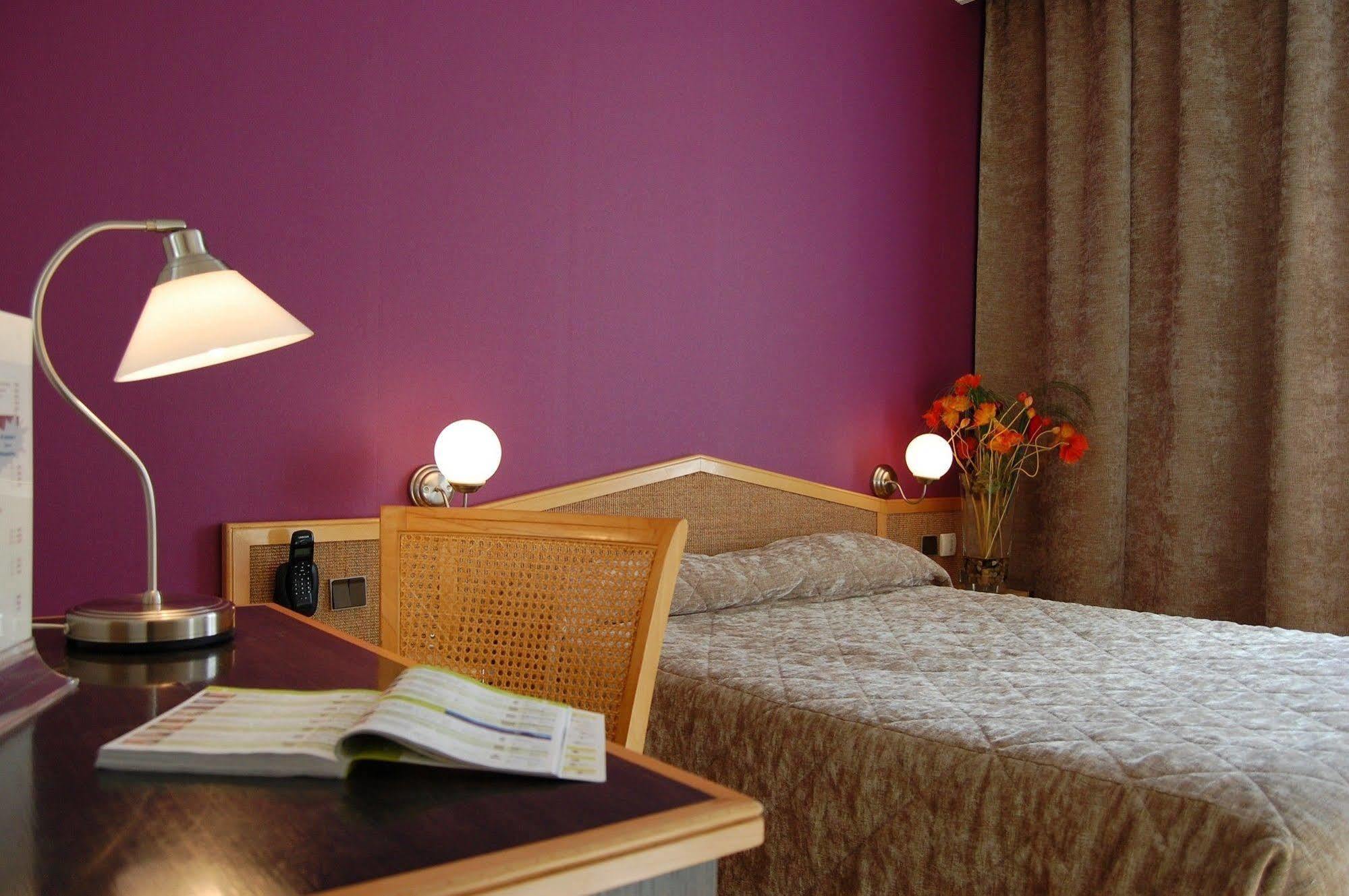Logis Hotel Du Midi - Saint Etienne Sud Zewnętrze zdjęcie