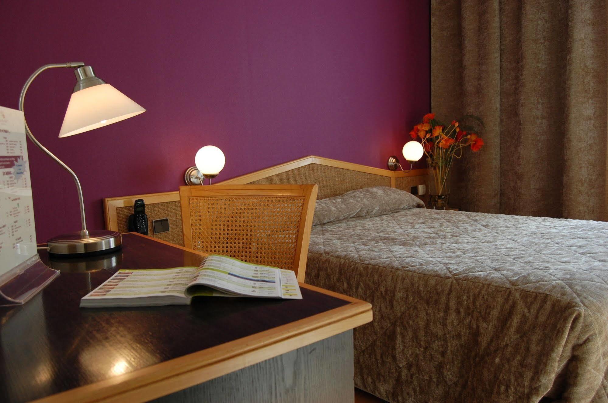 Logis Hotel Du Midi - Saint Etienne Sud Zewnętrze zdjęcie