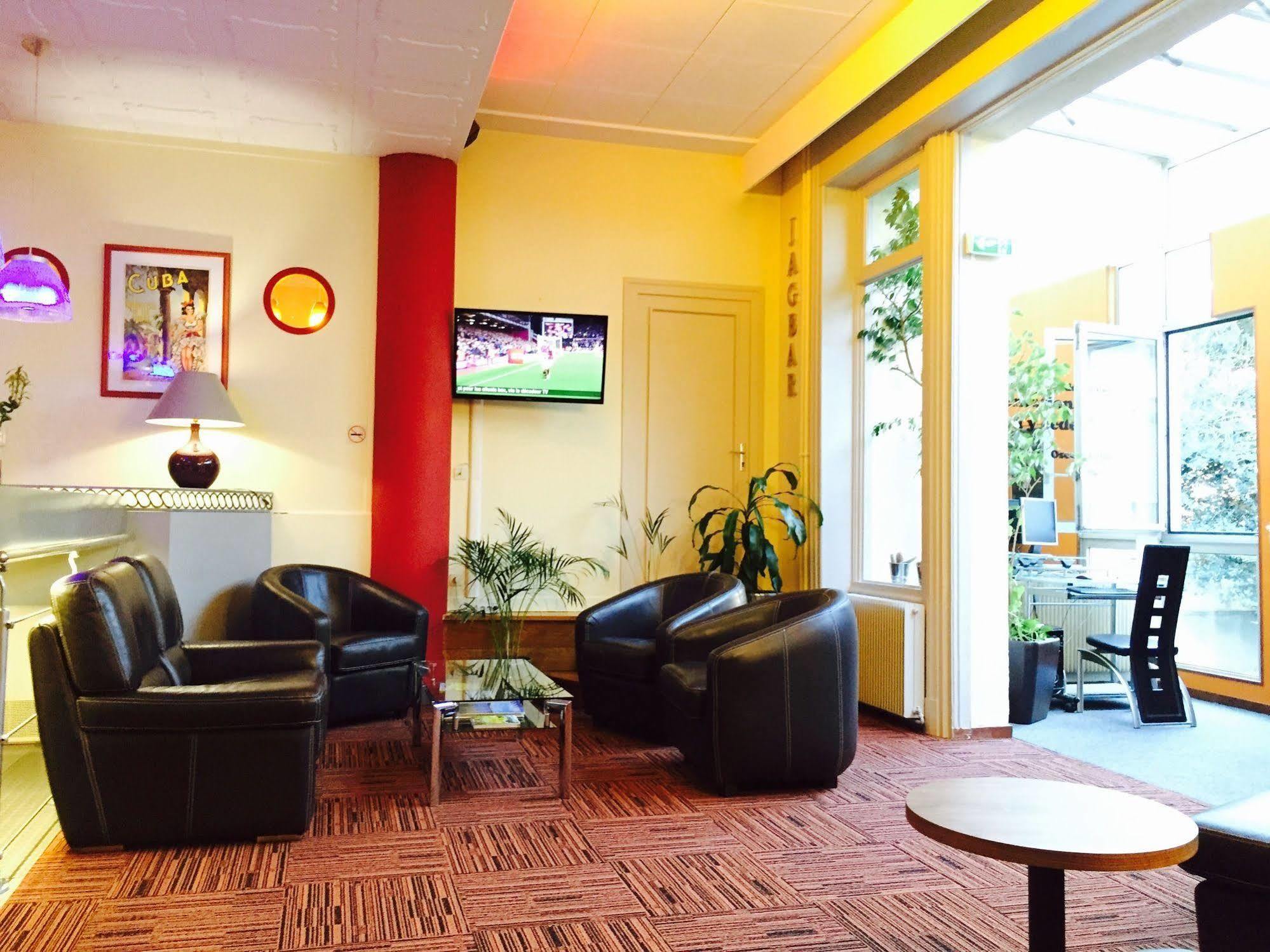 Logis Hotel Du Midi - Saint Etienne Sud Zewnętrze zdjęcie